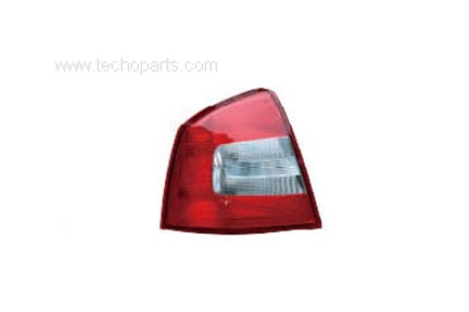 OCTAVIA '10 TAIL LAMP