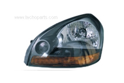 Hyundai Tuscon 2003 Head Lamp ( yellow )